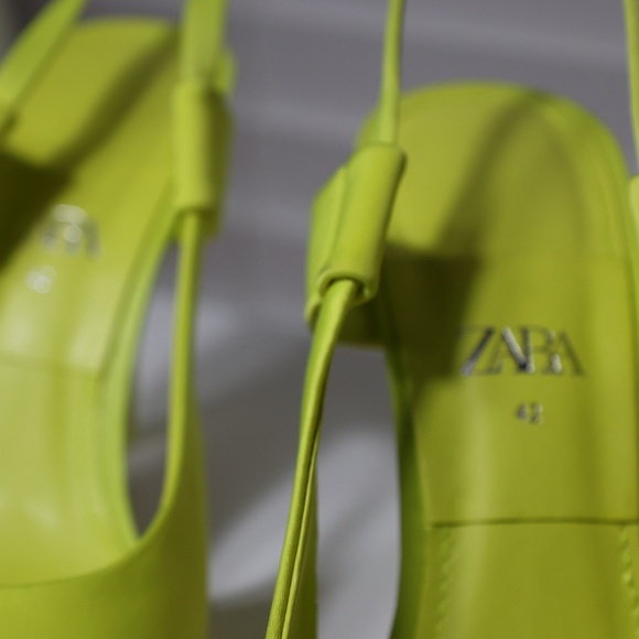 ZARA Neon Yellow Slingback Pointed Toe Heels – Size EU 42 or 11 US - Picture 5 of 8